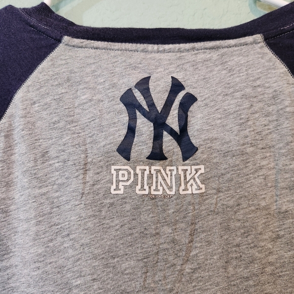 Victoria Secret Pink MLB New York Yankees Baseball T Shirt Kisser Holo Sz Large - Picture 8 of 8
